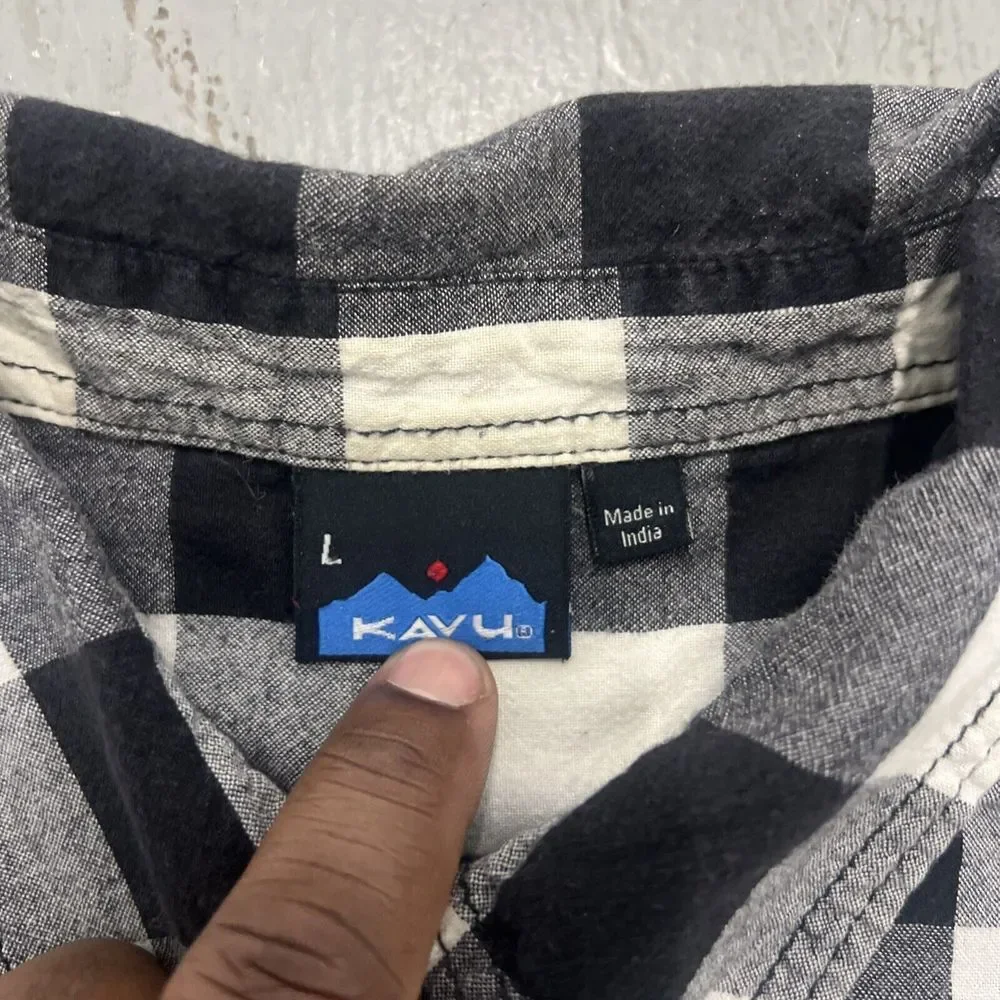 Kavu Men's Plaid Black and White Short Sleeve‎ Button Up Shirt Size Large